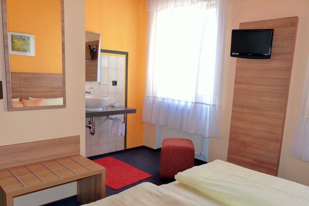 Hotel Zur Lindenau Rüdesheim am Rhein Habitación foto