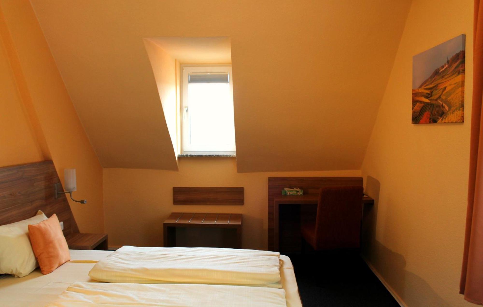 Hotel Zur Lindenau Rüdesheim am Rhein Habitación foto