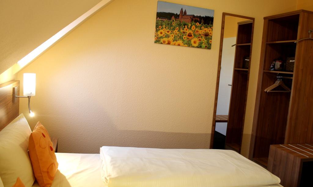 Hotel Zur Lindenau Rüdesheim am Rhein Exterior foto